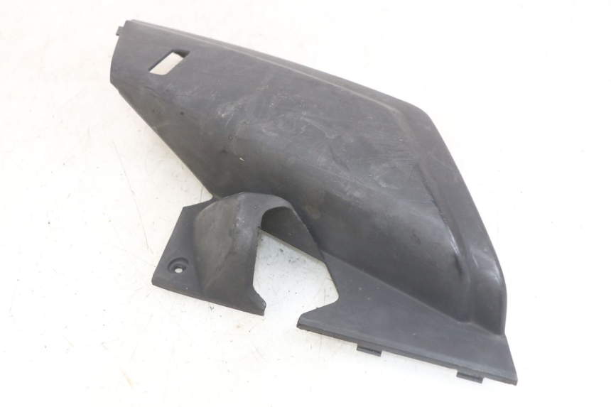 photo de RIGHT SIDE UNDER SEAT COVER YAMAHA X-MAX XMAX 250 (2006 - 2009)