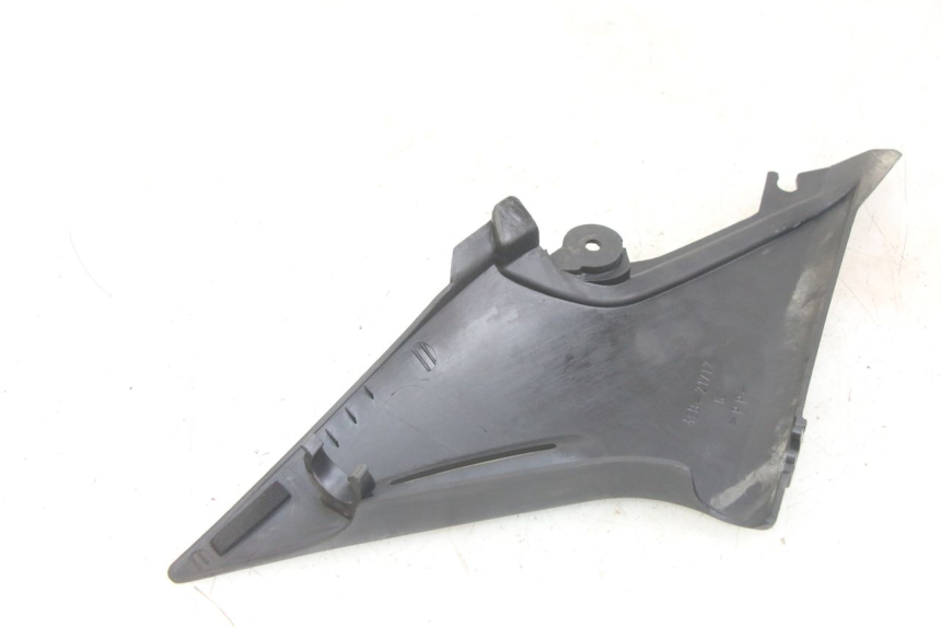 photo de RIGHT UNDERSEAT PANEL YAMAHA XJN DIVERSION 600 (2000 - 2003)