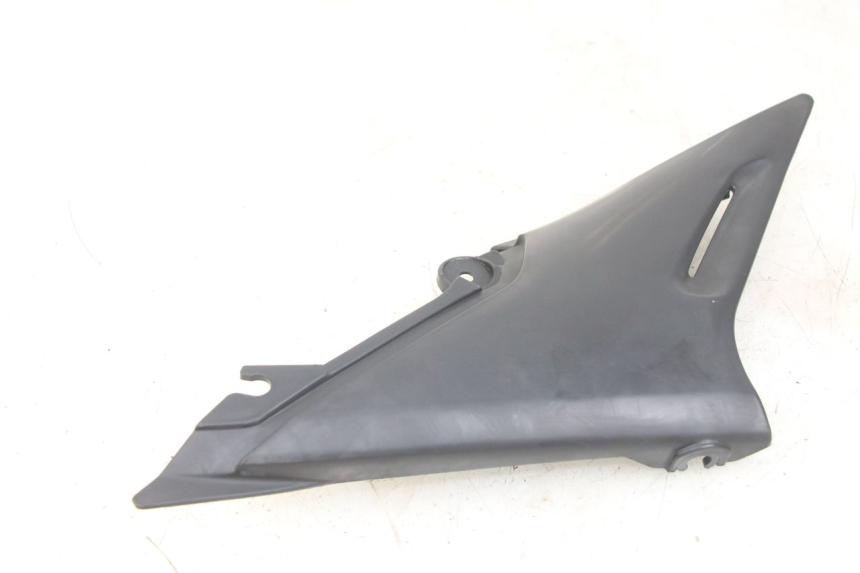 photo de RIGHT UNDERSEAT PANEL YAMAHA XJN DIVERSION 600 (2000 - 2003)