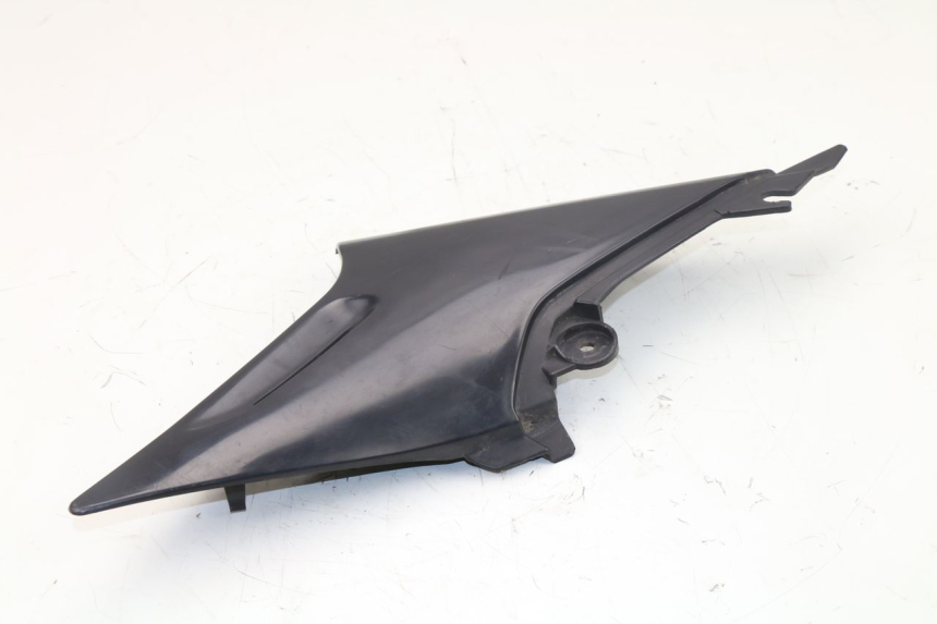 photo de RIGHT UNDERSEAT PANEL YAMAHA XJN DIVERSION 600 (2000 - 2003)