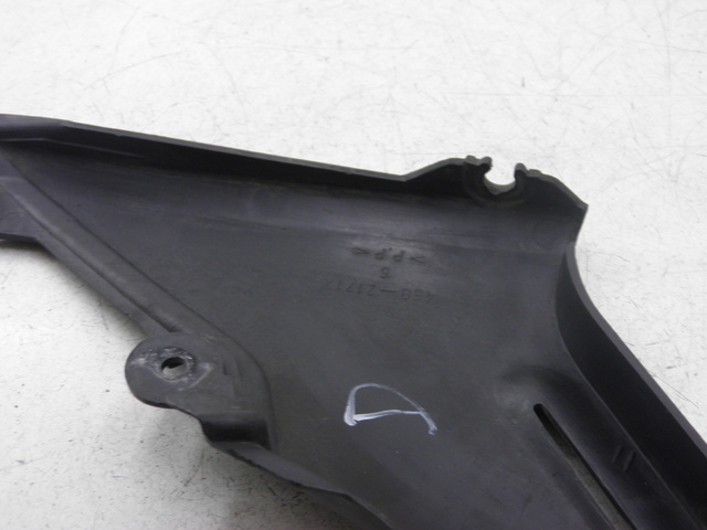 photo de RIGHT UNDERSEAT PANEL YAMAHA XJS DIVERSION 600 (2000 - 2003)