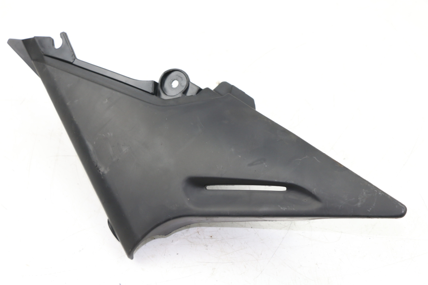 photo de RIGHT UNDERSEAT PANEL YAMAHA XJS DIVERSION 600 (2000 - 2003)