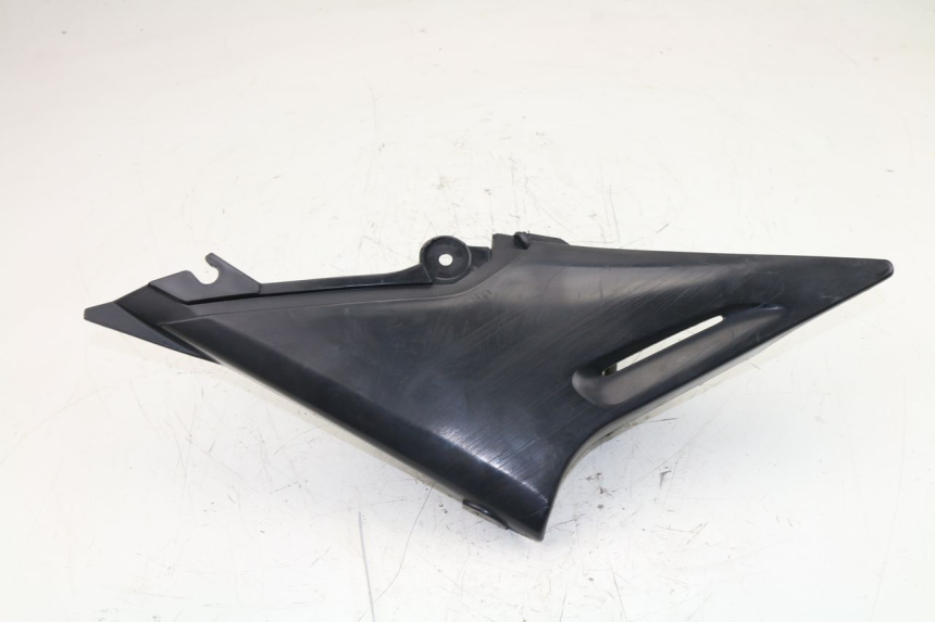 photo de RIGHT UNDERSEAT PANEL YAMAHA XJS DIVERSION 600 (1997 - 1999)