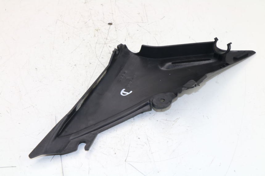 photo de RIGHT UNDERSEAT PANEL YAMAHA XJS DIVERSION 600 (1997 - 1999)