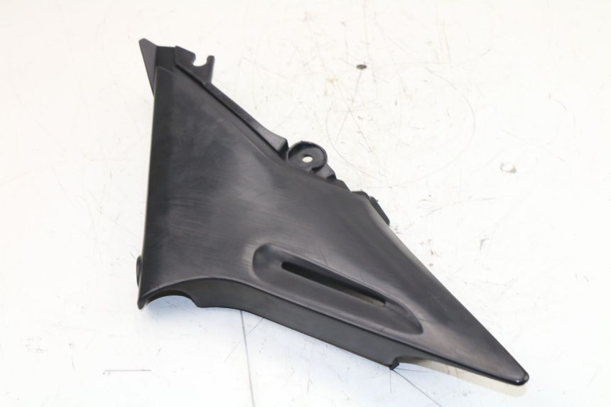 photo de RIGHT UNDERSEAT PANEL YAMAHA XJS DIVERSION 600 (1997 - 1999)