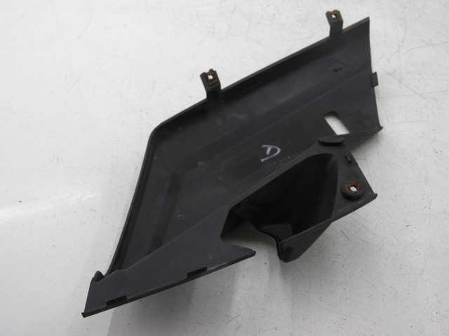 photo de RIGHT UNDERSEAT PANEL YAMAHA XMAX X-MAX 125 (2006 - 2009)