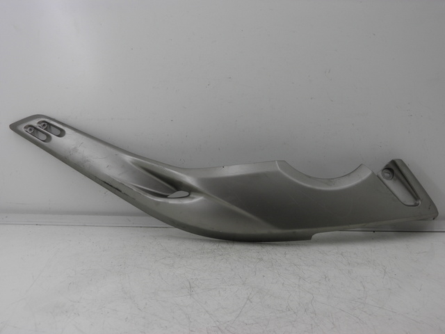photo de RIGHT UNDERSEAT PANEL YAMAHA XP T-MAX TMAX 500 (2004 - 2007)