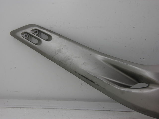 photo de RIGHT UNDERSEAT PANEL YAMAHA XP T-MAX TMAX 500 (2004 - 2007)