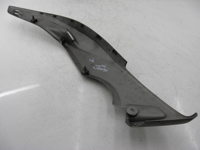 photo de RIGHT UNDERSEAT PANEL YAMAHA XP T-MAX TMAX 500 (2004 - 2007)