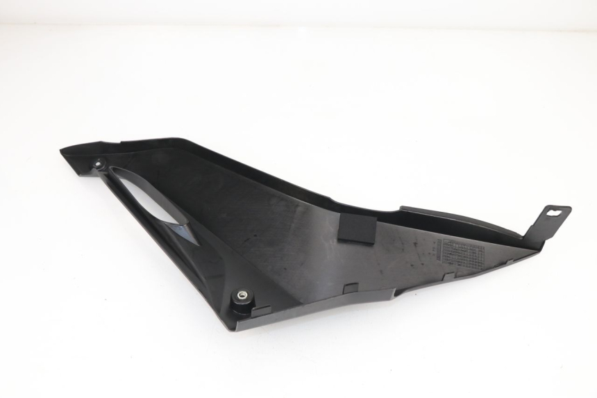 photo de RIGHT UNDERSEAT PANEL YAMAHA YZF R 125 (2008 - 2013)