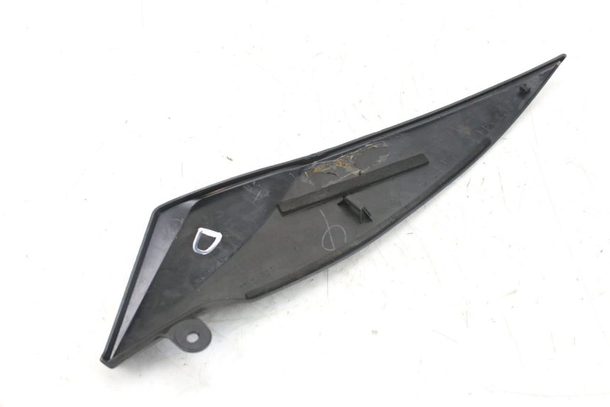photo de RIGHT SIDE SEAT COVER YAMAHA YZF R1 1000 (2007 - 2008)