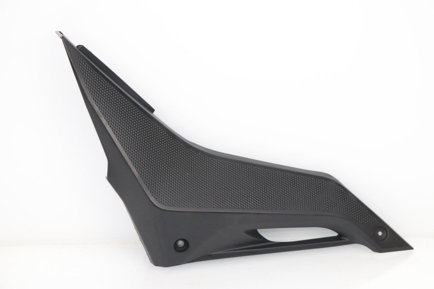 photo de RIGHT UNDERSEAT PANEL YAMAHA YZF R 125 (2008 - 2013)