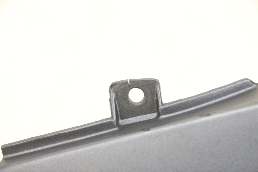 photo de RIGHT UNDERSEAT PANEL KAWASAKI ZR 7 750 (1999 - 2001) - Component detail