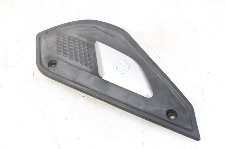 photo de LEFT UNDERSEAT PANEL QUADRO 4 4D 350 (2015 - 2018)