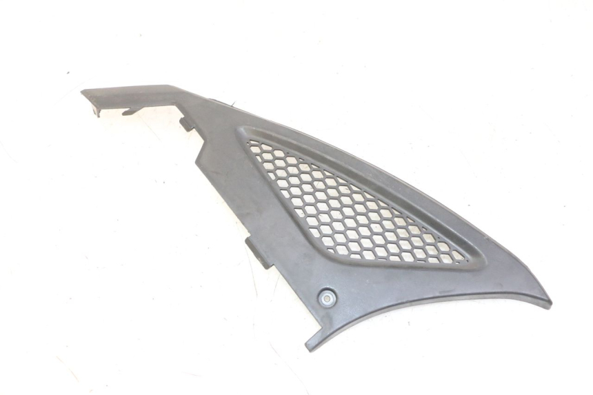 photo de LEFT UNDERSEAT PANEL KYMCO AGILITY NAKED RENOUVO 2T 50 (2011 - 2018)