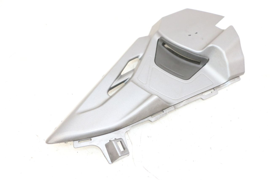 photo de LEFT UNDERSEAT PANEL SUZUKI BURGMAN 650 (2013 - 2020)