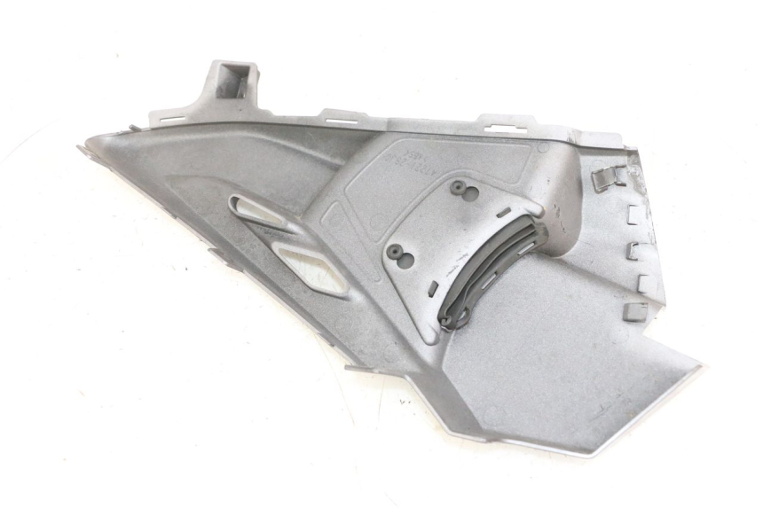 photo de LEFT UNDERSEAT PANEL SUZUKI BURGMAN 650 (2013 - 2020)