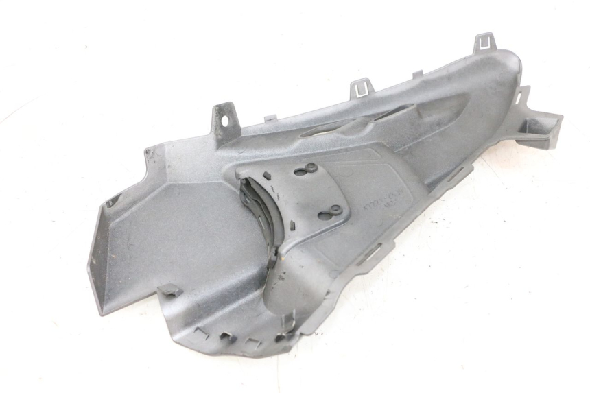 photo de LEFT UNDERSEAT PANEL SUZUKI BURGMAN 650 (2013 - 2020)