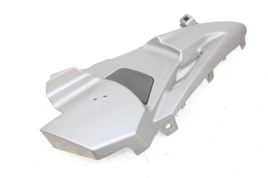 photo de LEFT UNDERSEAT PANEL SUZUKI BURGMAN 650 (2013 - 2020)