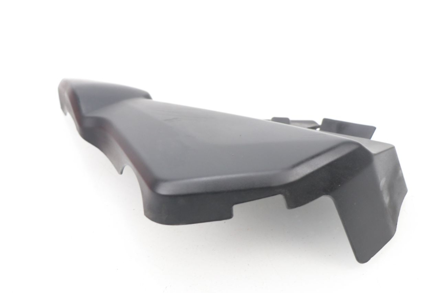 photo de LEFT UNDERSEAT COVER HONDA CBF 500 (2004 - 2007)