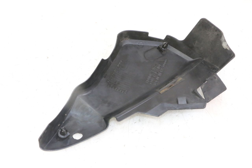 photo de LEFT UNDERSEAT COVER HONDA CBF 500 (2004 - 2007)