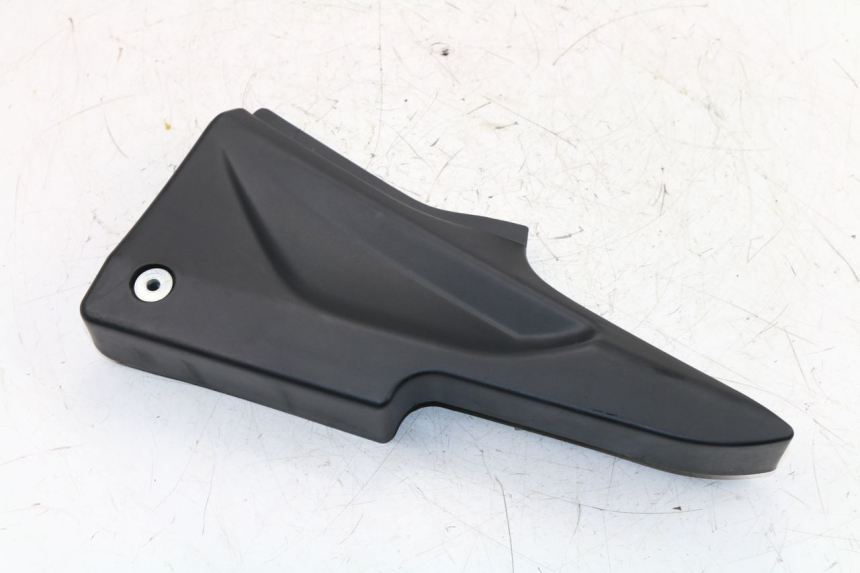 photo de LEFT UNDERSEAT COVER DAELIM VJ ROADWIN FI 125 (2008 - 2017)