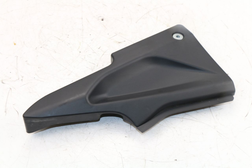 photo de LEFT UNDERSEAT COVER DAELIM VJ ROADWIN FI 125 (2008 - 2017)