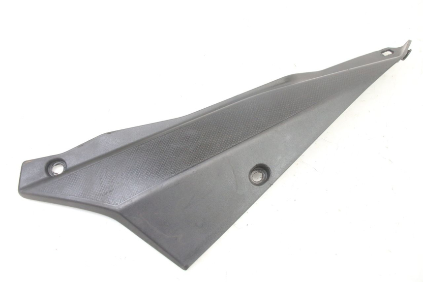 photo de LEFT UNDERSEAT PANEL DERBI SENDA SM DRD X-TREME 50 (2011 - 2017)