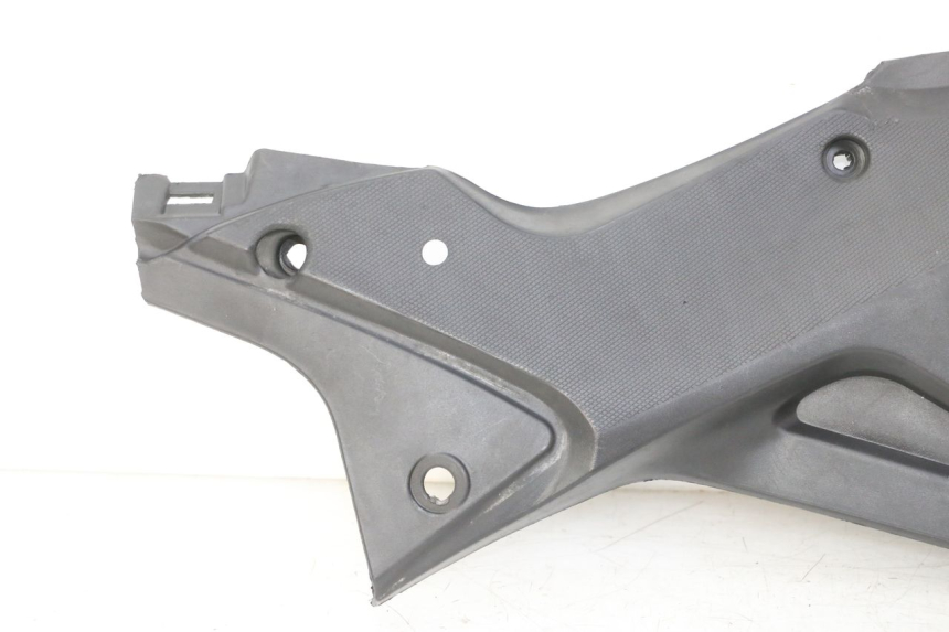 photo de LEFT UNDERSEAT PANEL STAHO FH 50 (2018 - 2019)