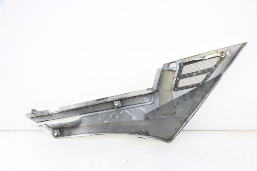 photo de LEFT UNDERSEAT PANEL YAMAHA FJ 36Y 1100 (1984 - 1985)