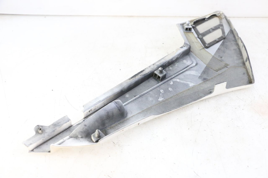 photo de LEFT UNDERSEAT PANEL YAMAHA FJ 36Y 1100 (1984 - 1985)