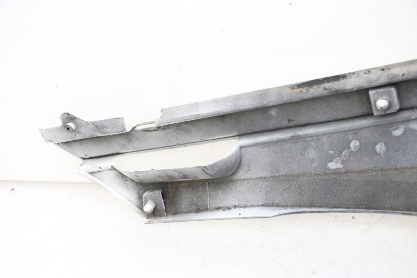 photo de LEFT UNDERSEAT PANEL YAMAHA FJ 36Y 1100 (1984 - 1985)