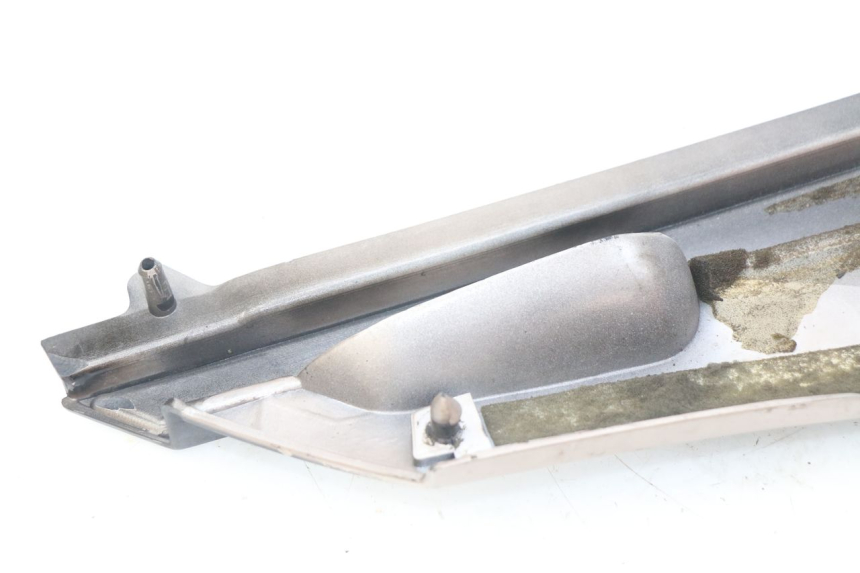 photo de LEFT UNDERSEAT COVER YAMAHA FJ 3CX 1200 (1986 - 1996)