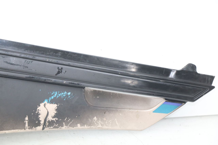 photo de LEFT UNDERSEAT COVER YAMAHA FJ 3CX 1200 (1986 - 1996)