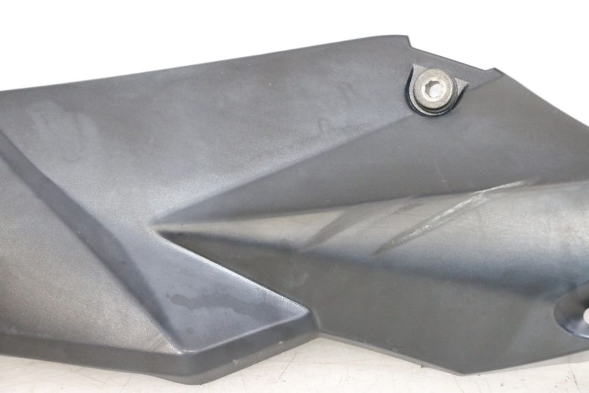 photo de LEFT UNDERSEAT PANEL SUZUKI GSR 750 (2011 - 2017)