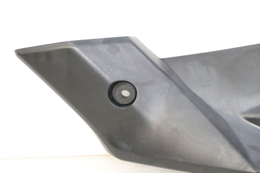 photo de LEFT UNDERSEAT PANEL SUZUKI GSR 750 (2011 - 2017)