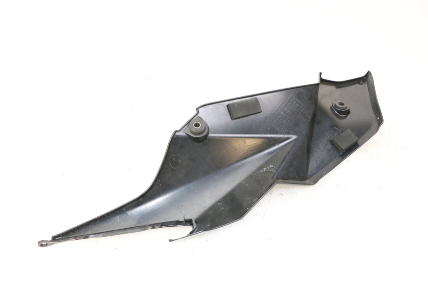 photo de LEFT UNDERSEAT PANEL SUZUKI GSR 750 (2011 - 2017)