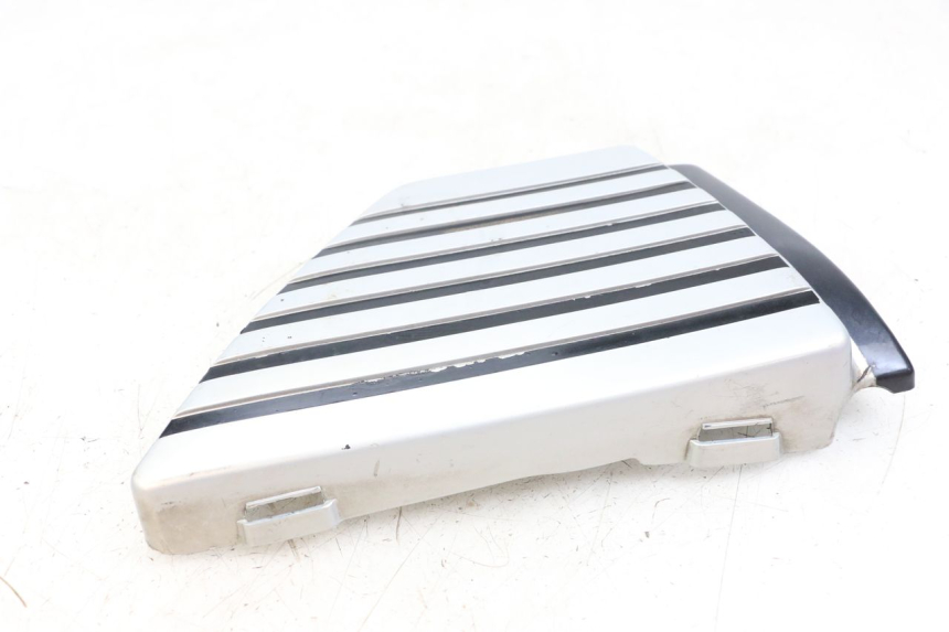 photo de LEFT UNDERSEAT PANEL SUZUKI GSX E 250 (1982 - 1983)