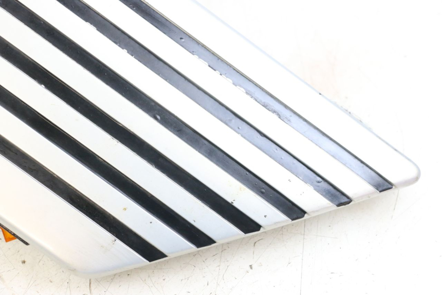 photo de LEFT UNDERSEAT PANEL SUZUKI GSX E 250 (1982 - 1983)