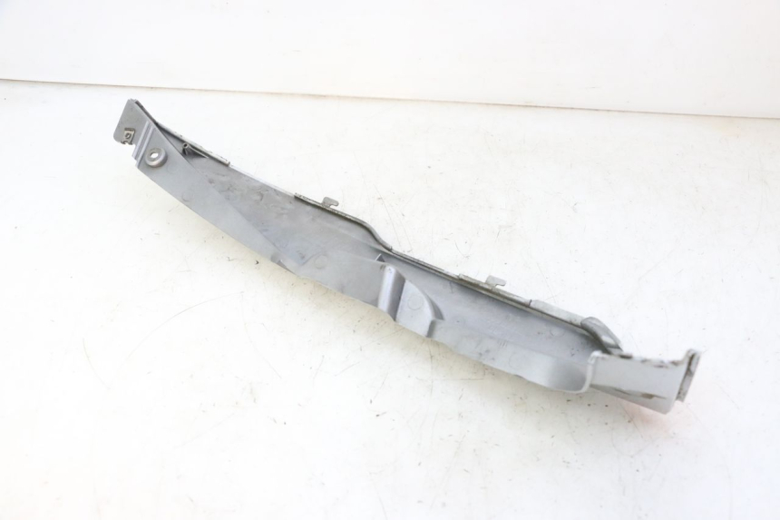 photo de LEFT UNDERSEAT PANEL DAELIM HISTORY 125 (2001 - 2002)