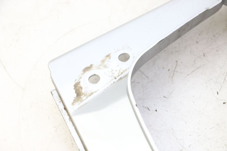 photo de LEFT UNDERSEAT PANEL DAELIM HISTORY 125 (2001 - 2002)