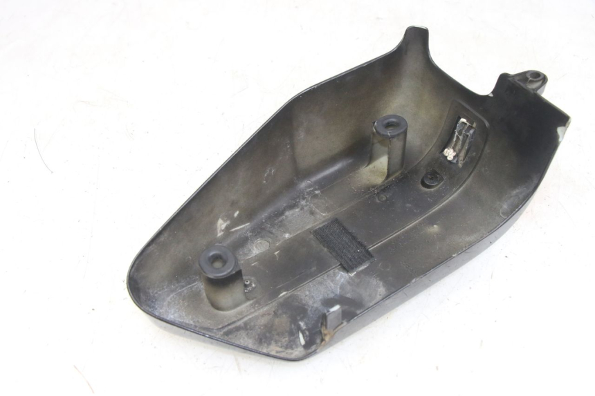 photo de LEFT UNDERSEAT COVER HONDA CA REBEL 125 (1995 - 2001)