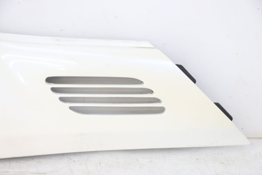 photo de LEFT UNDERSEAT PANEL HONDA CBR F 1000 (1993 - 1996)