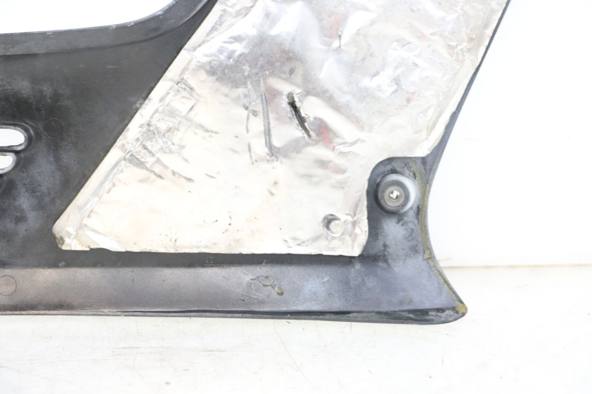 photo de LEFT UNDERSEAT PANEL HONDA CBR F 1000 (1993 - 1996)