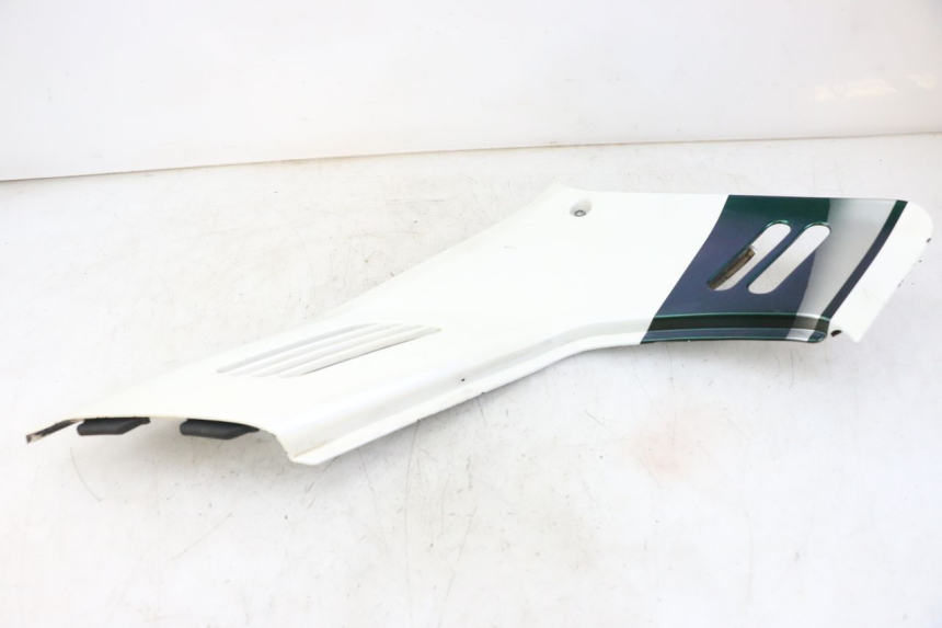 photo de LEFT UNDERSEAT PANEL HONDA CBR F 1000 (1993 - 1996)