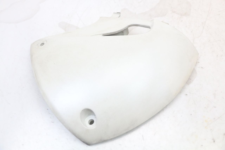 photo de LEFT UNDERSEAT PANEL HONDA NES AROBASE 125 (2000 - 2003)