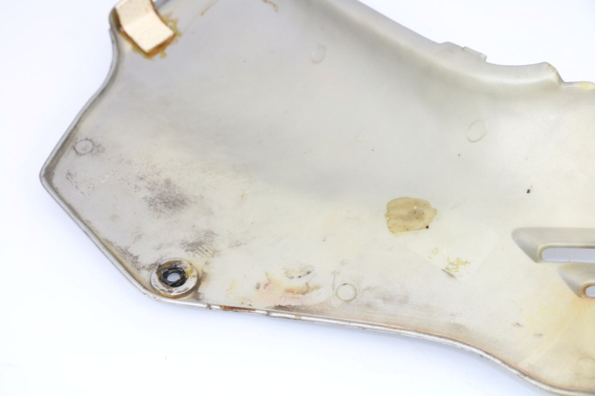 photo de LEFT UNDERSEAT PANEL HONDA VF 1000 (1984 - 1988)
