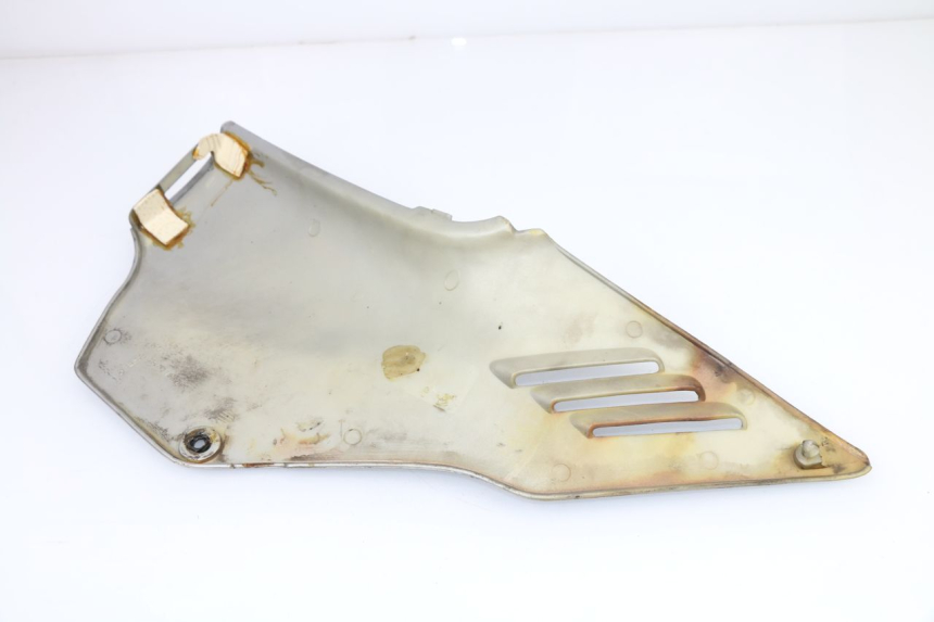 photo de LEFT UNDERSEAT PANEL HONDA VF 1000 (1984 - 1988)