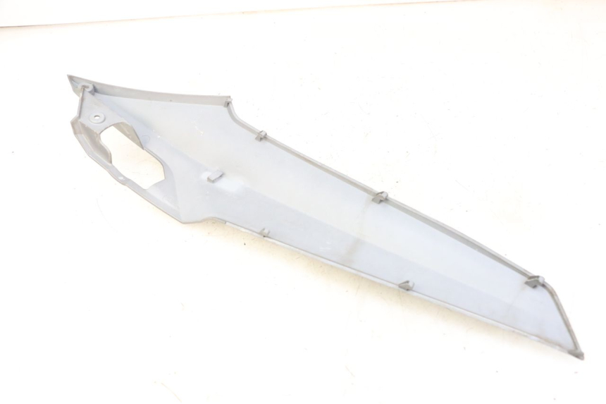 photo de LEFT UNDERSEAT PANEL SYM JOYMAX 125 (2010 - 2017)