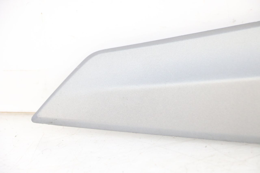 photo de LEFT UNDERSEAT PANEL SYM JOYMAX 125 (2010 - 2017)